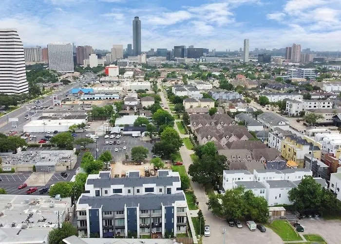 Beautiful Luxurious Houston Galleria Home